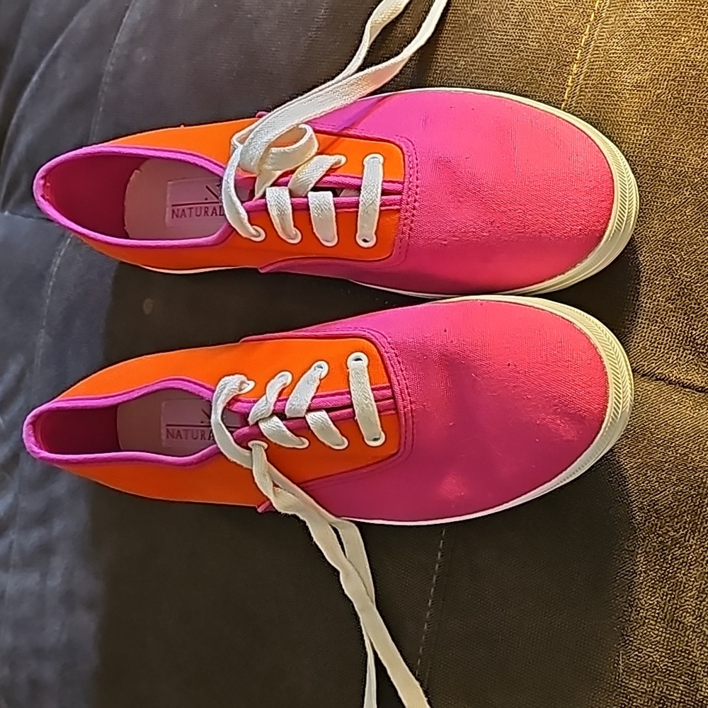 Naturalizer fabric tennis shoes